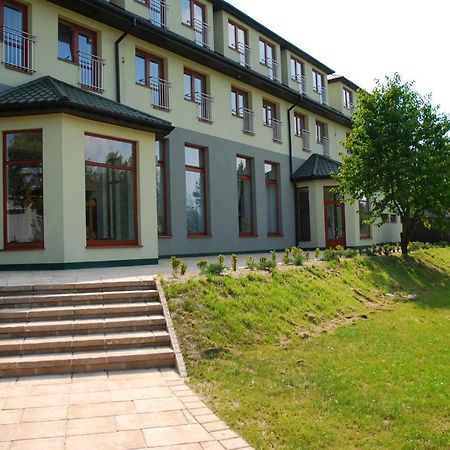 Hotel Dyminy Kielce Luaran gambar