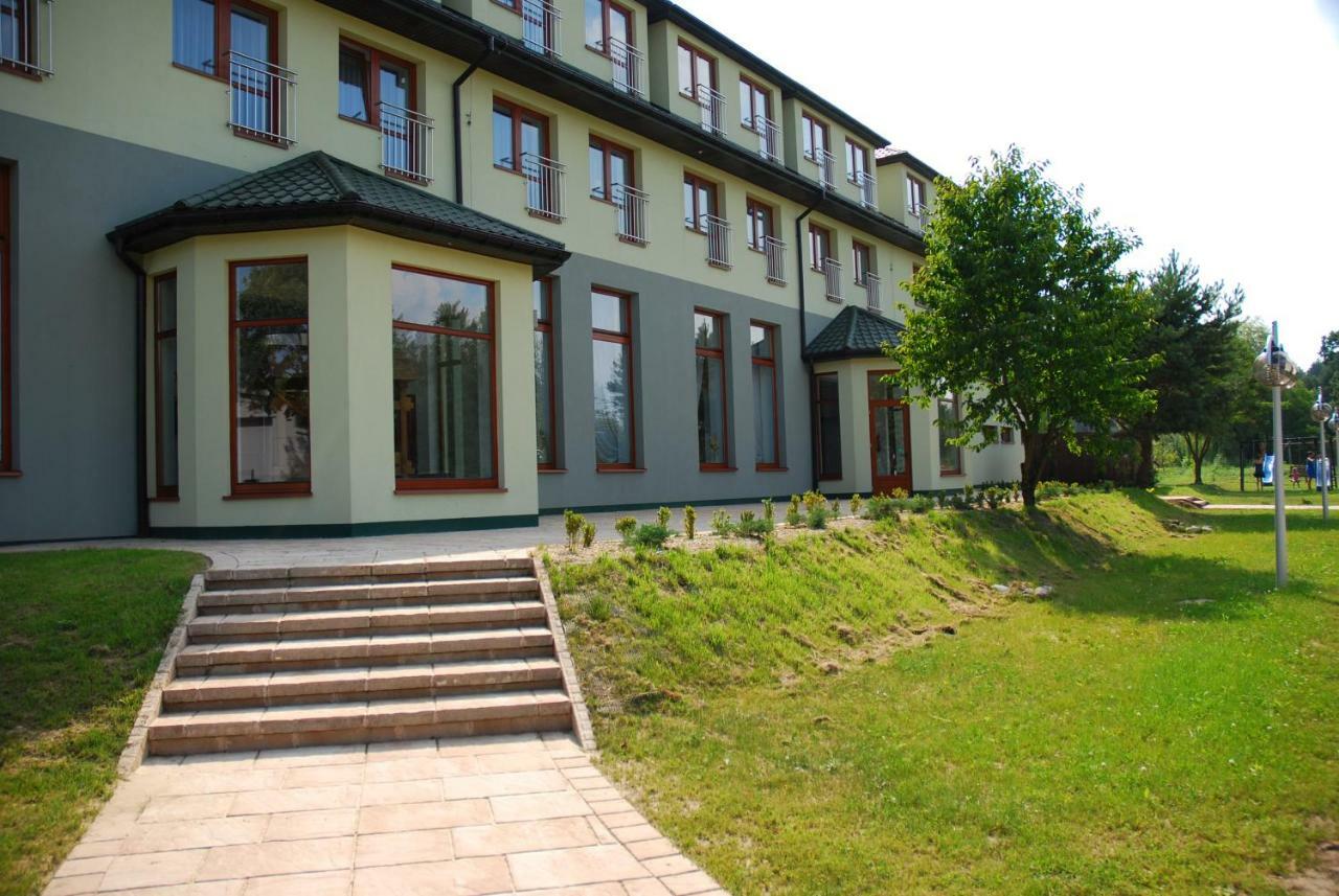Hotel Dyminy Kielce Luaran gambar
