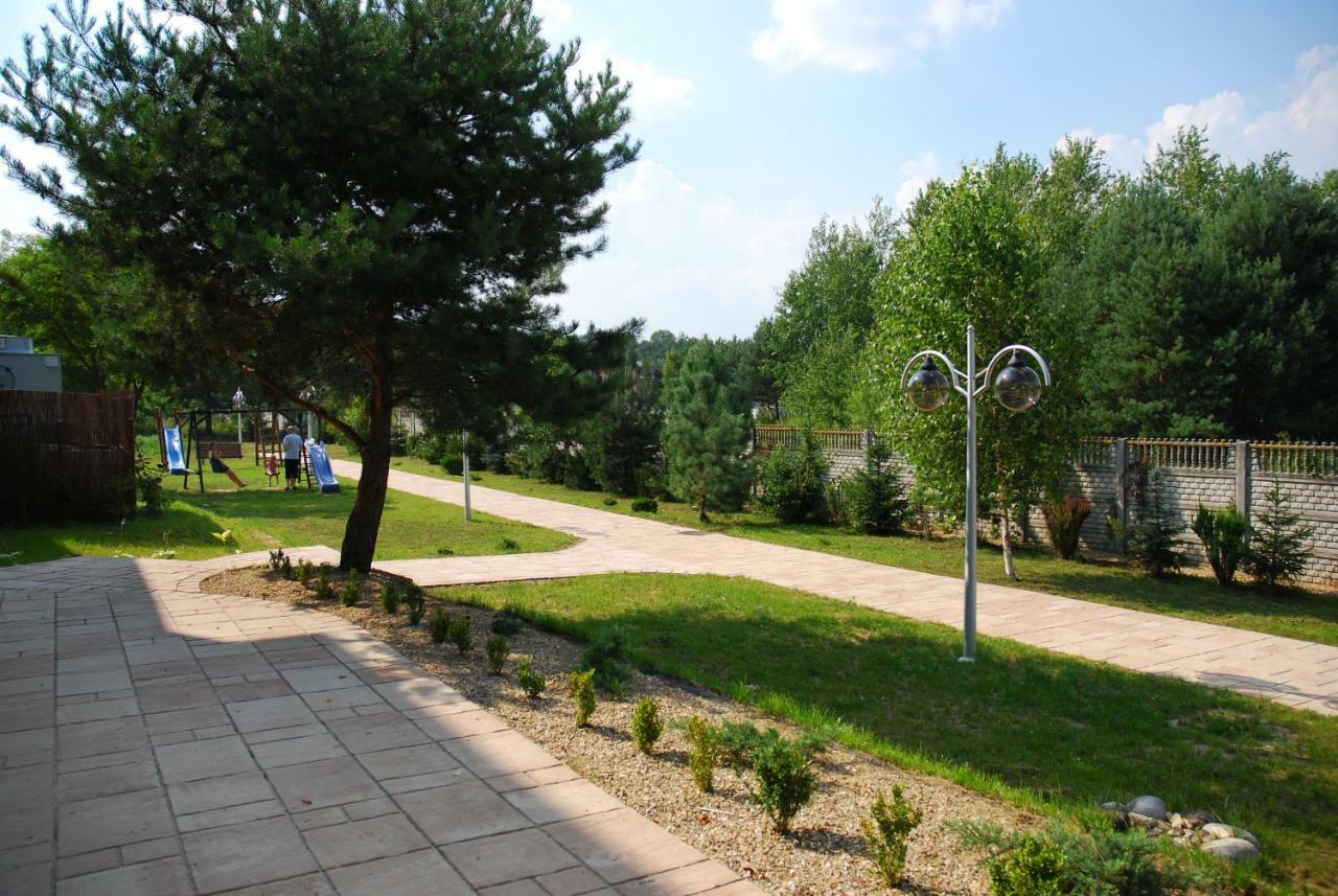 Hotel Dyminy Kielce Luaran gambar