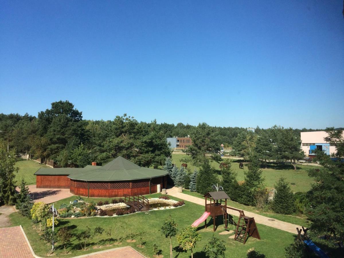 Hotel Dyminy Kielce Luaran gambar